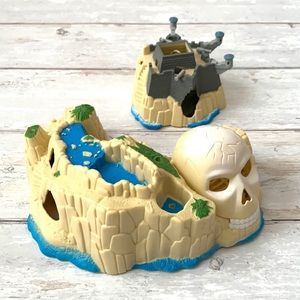 Micro Machines Skull Island 2pc Playset Landing Galoob 1996 Kids Toys